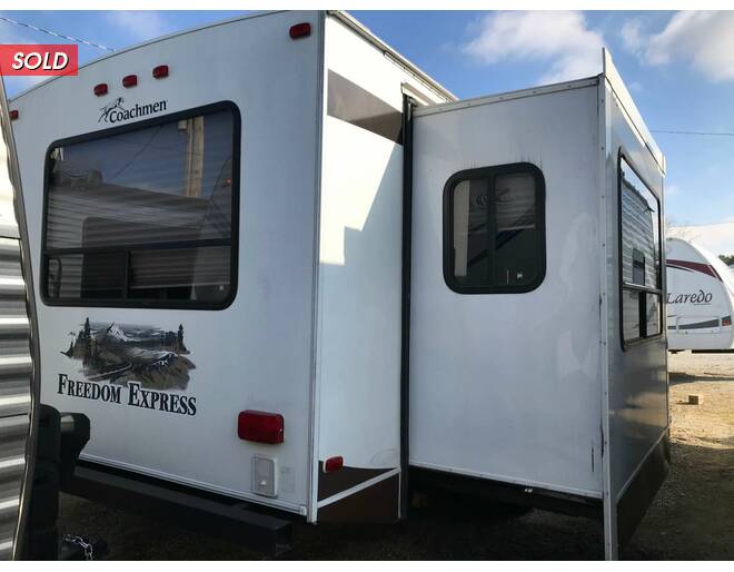 2012 Coachmen Freedom Express Ultra Lite 296REDS Travel Trailer at Chuck's RV Sales STOCK# A005623 Photo 13